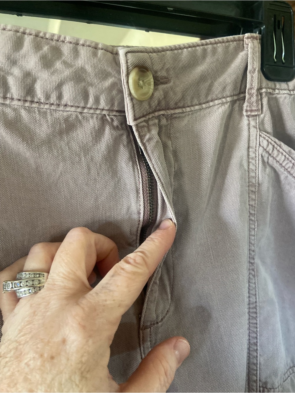 Maurices Wide-Leg Cargo Pants in Pale Mauve - Picture 4 of 10